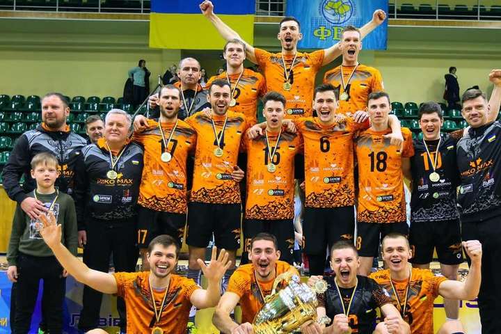 Львівські волейболісти успішно скористалися домашнім майданчиком - «Барком-Кажани» стали триразовими володарями Кубка України з волейболу