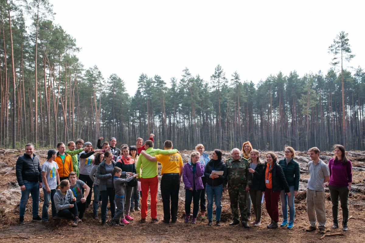 На Львівщині висадили 77 тисяч дерев за 8 годин / Facebook - Руслан Хомишин