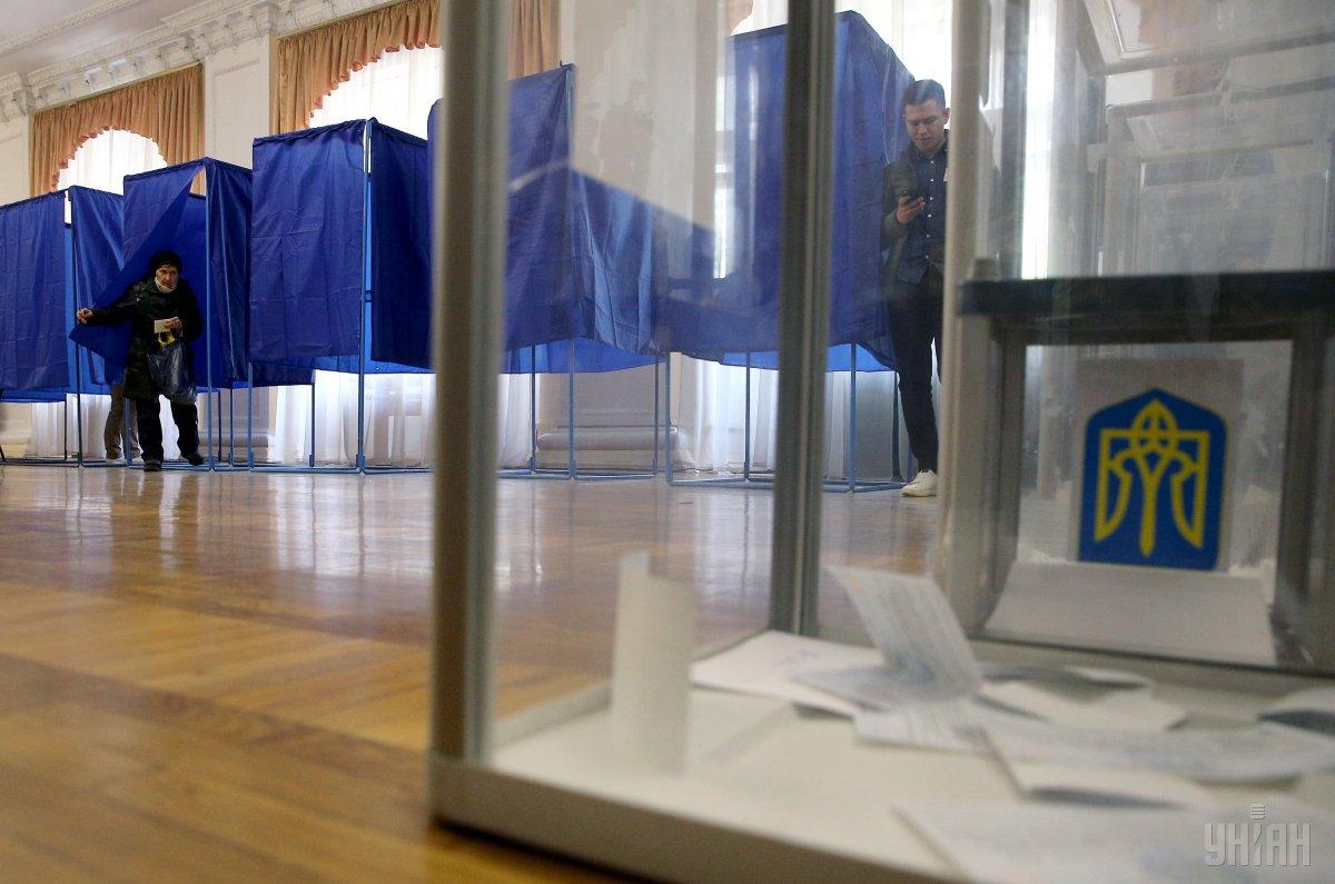 У Львові виборець хотів проголосувати за свого сина / Ілюстрація - Фото УНІАН