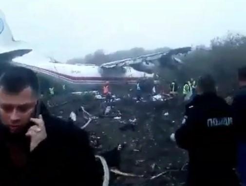 На кадрах видно, що літак отримав серйозні пошкодження / скріншот з відео