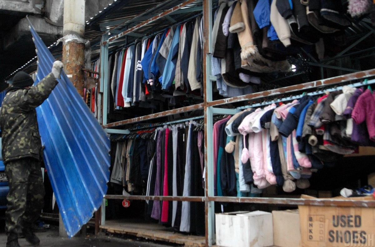 Одяг зловмисники збували через інтернет-магазин / Фото УНІАН