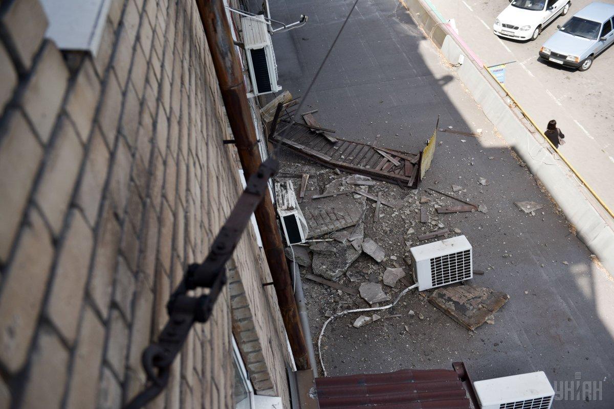 Троє людей випали з балкону й зазнали травм / Фото УНІАН