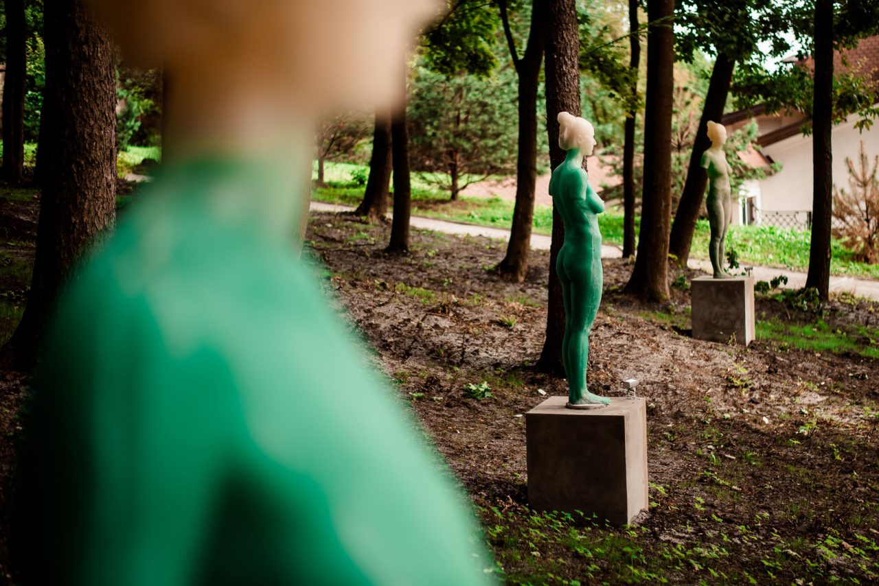 Біля Львова відкрили перший в Україні публічний парк сучасної скульптури