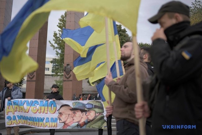 Марш в честь защитников Украины состоялся во Львове 02