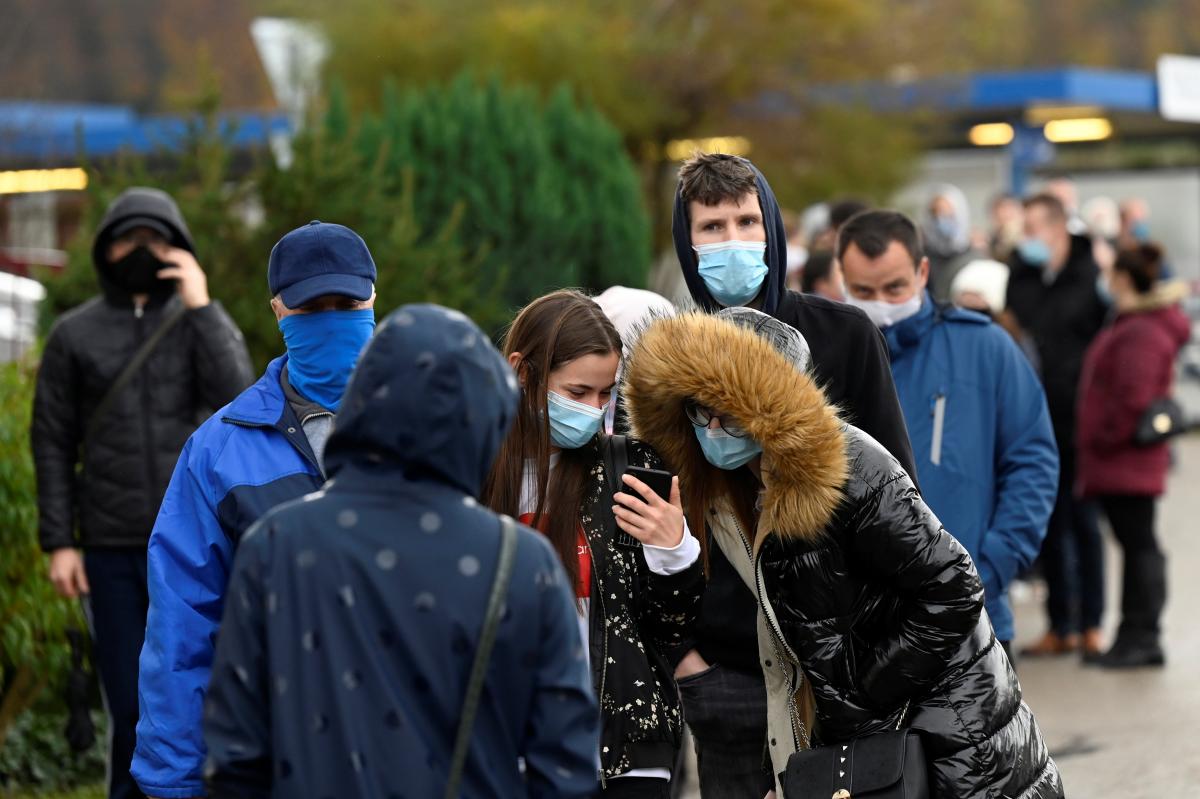 Тарас Жиравецький розповів про повторне інфікування коронавірусом / фото REUTERS