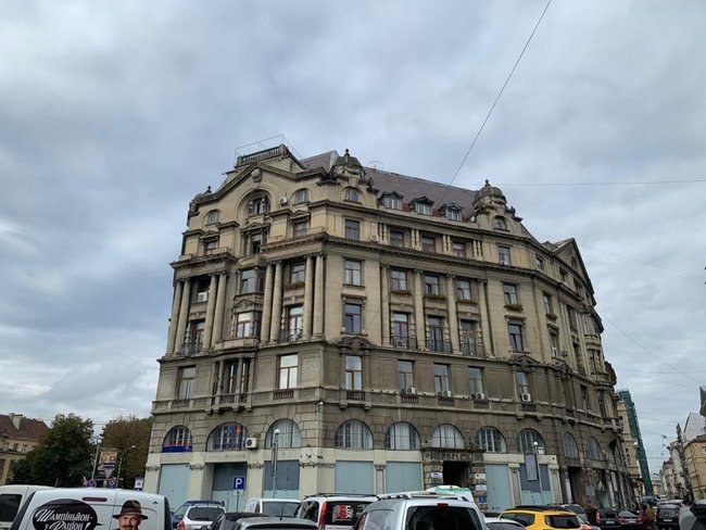 Надра Украины выставила на продажу историческое здание Дома книги во Львове за долги 01