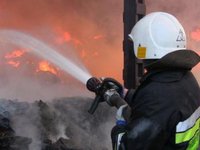 У двоповерховій торговельно-складській будівлі на Львівщині сталася пожежа