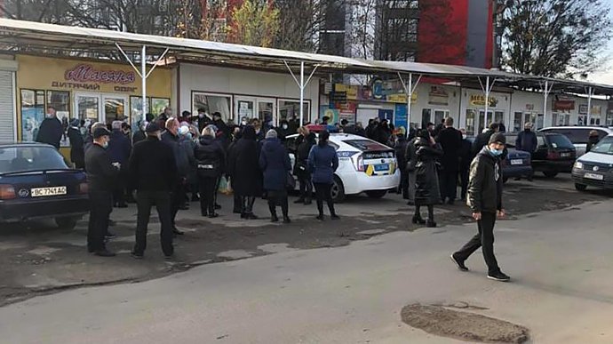 Во Львове полиция устроила предпринимателям карантин выходного дня, несмотря на несогласие мэрии