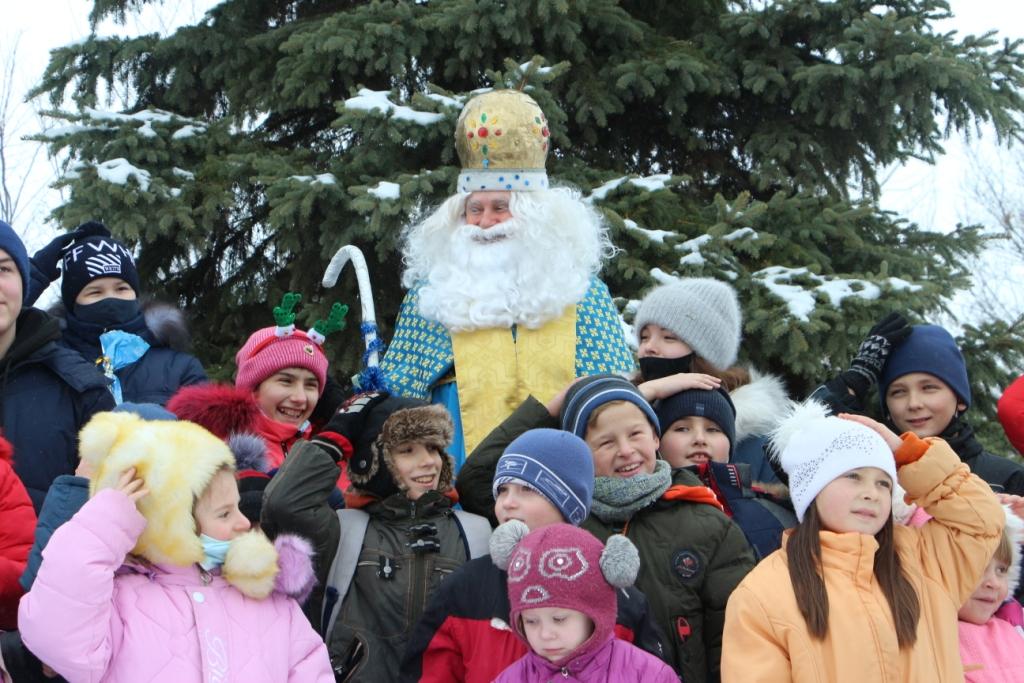 Військові зі Львова влаштували свято для дітей Донбасу