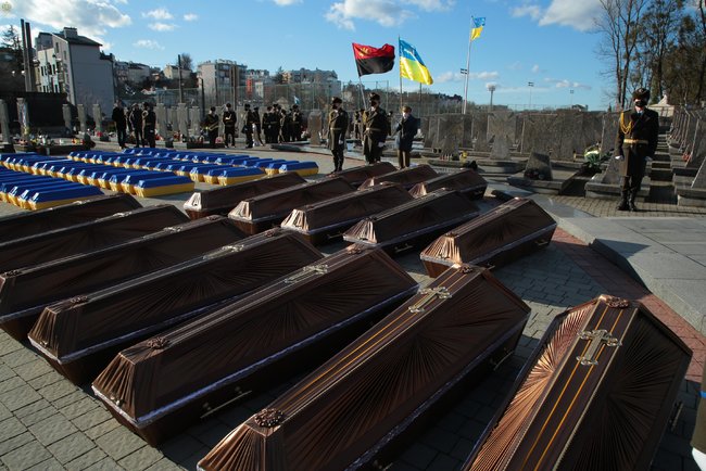 Тела 428 жертв политических репрессий перезахоронили во Львове 04