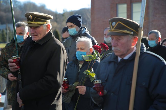 Тела 428 жертв политических репрессий перезахоронили во Львове 07