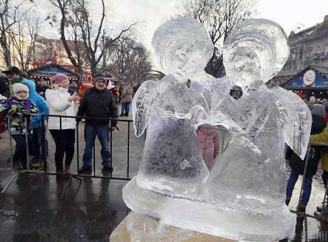 Во Львове открыли уникальный фестиваль ледяных скульптур (ФОТО)