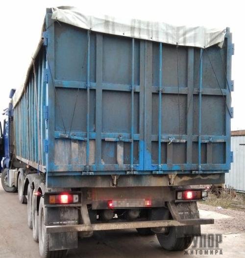 Львівське сміття знову везуть на Житомирщину - затримано дві вантажівки