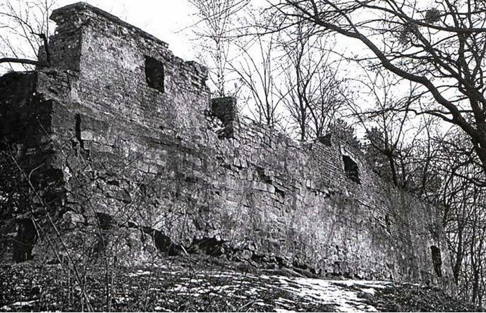 Руїни Високого замку, Фото - з архіву