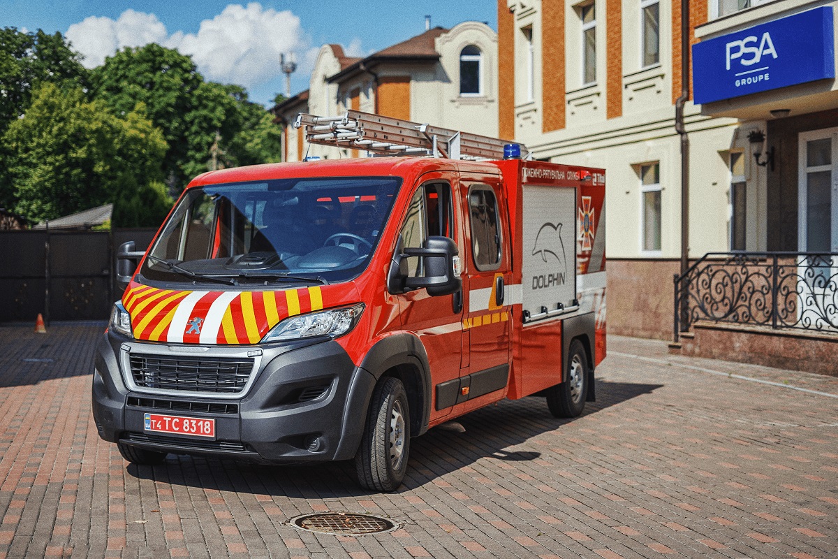 Рятувальники Львова отримали нові сучасні пожежні автомобілі