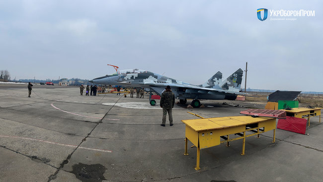 Львовский авиаремонтный завод передал ВСУ отремонтированный истребитель Миг-29УБ 02