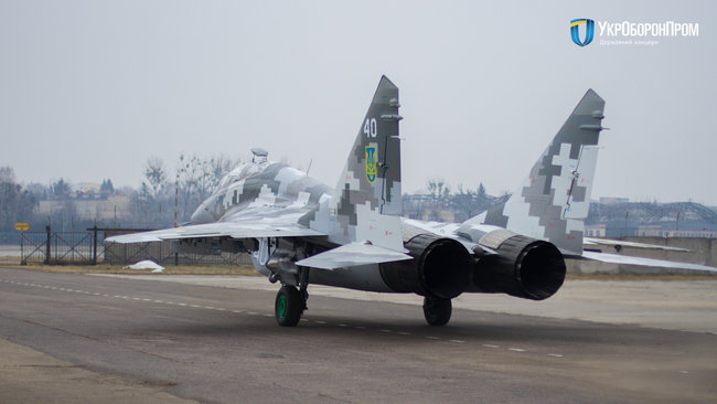 Львовский авиаремонтный завод передал ВСУ отремонтированный истребитель Миг-29УБ 03