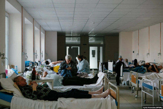 Для приема больных COVID-19 оборудовали корпус медицинского колледжа во Львове 07