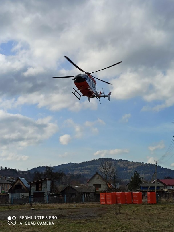 Впервые в Украине пациентку доставили в больницу на вертолете | Регионы