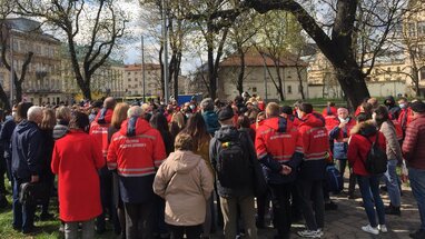 Засідання обласної ради: у Львові медики вийшли на акцію протесту (відео)