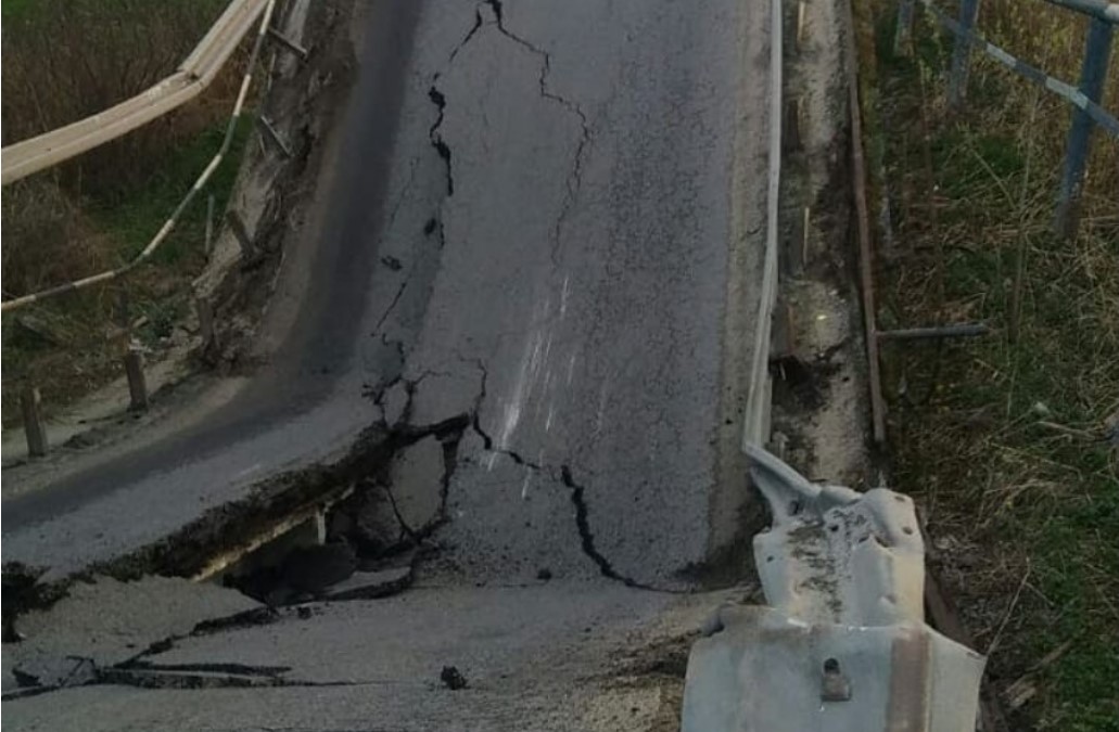 Во Львовской области обвалился мост: трасса Львов-Луцк перекрыта