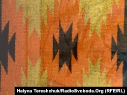 Популярний килим у радянський час «Сонце»