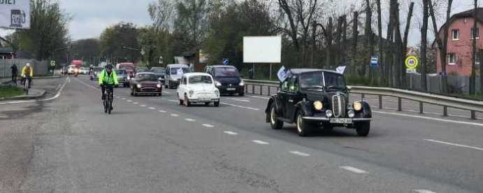 На Львівщині відбувся автопробіг за участі 70 ретромашин