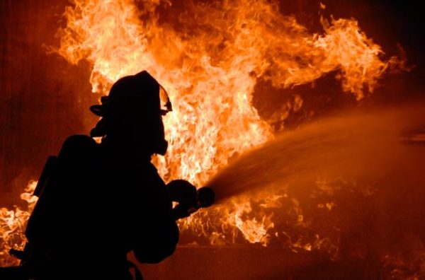 Из-за пожара во Львове эвакуировали почти 100 жителей многоэтажки | Регионы