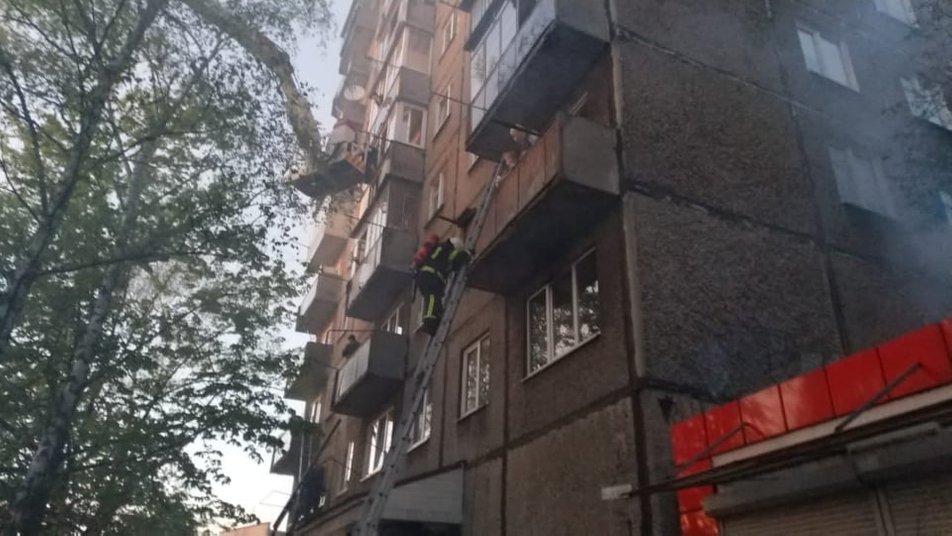 У Львові через пожежу у багатоповерхівці евакуювали понад 100 людей