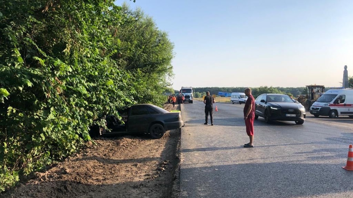 Во Львовской области 20-летний парень насмерть сбил мужчину, ремонтировавшего дорогу