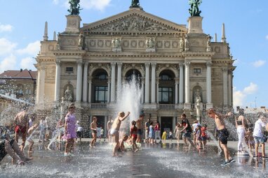 Пекельна спека повернулася до Львова: ризики високої температури повітря для містян (відео)