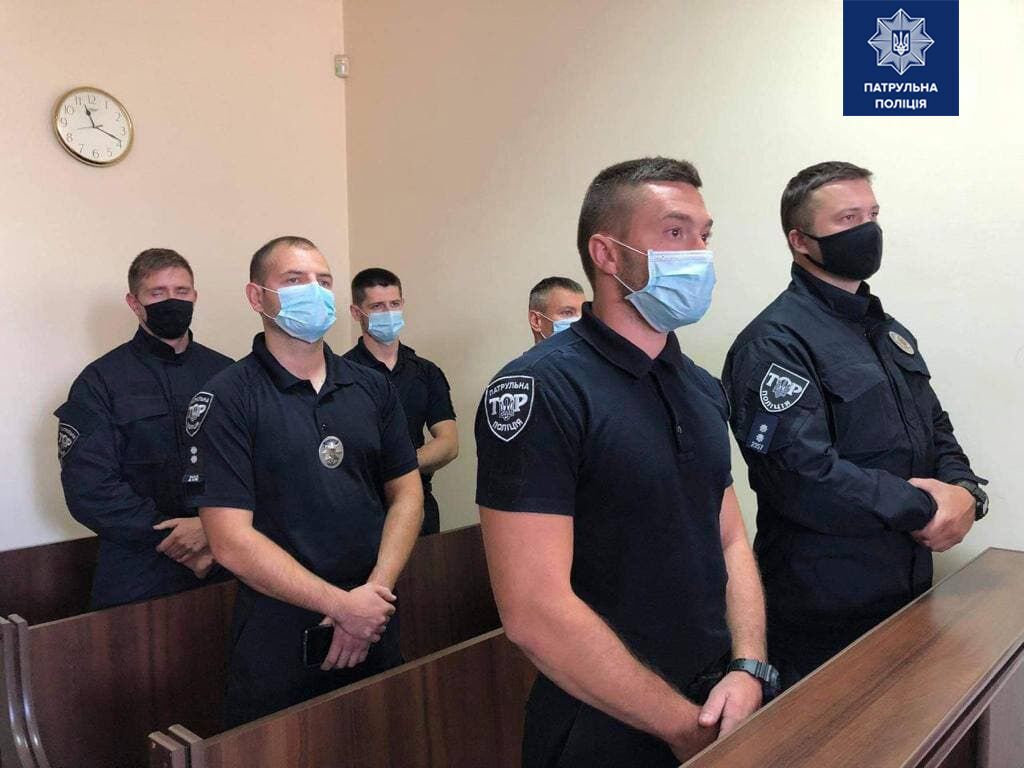 Во Львове шестерых патрульных отправили в тюрьму из-за смерти подозреваемого. Фото и видео