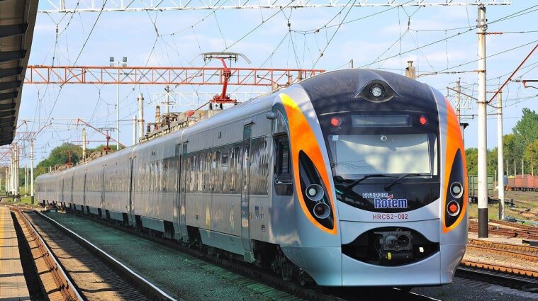 Укрзалізниця призначила новий поїзд зі Львова до Херсона