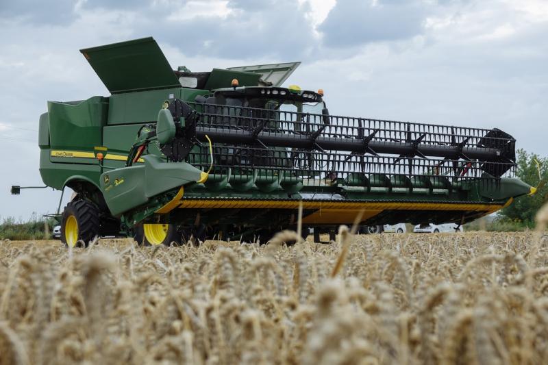 На Львівщині рейдери намагались зібрати пшеницю фермера