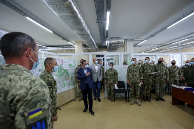 Шмыгаль и премьер Грузии Гарибашвили посетили Яворовский полигон 04
