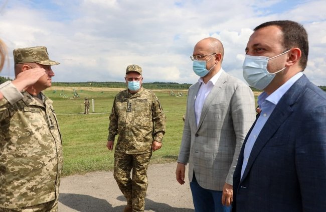 Шмыгаль и премьер Грузии Гарибашвили посетили Яворовский полигон 01