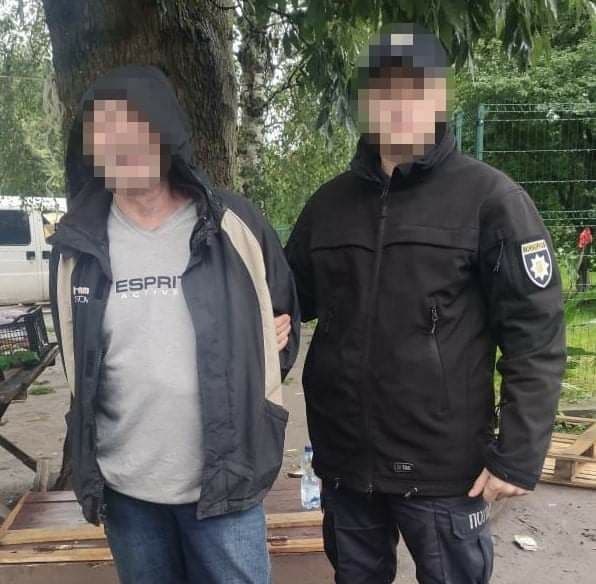 Во Львовской области мужчина пугал прохожих пистолетом: ему грозит до 7 лет тюрьмы 2