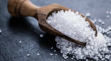 "Біла смерть": вплив надмірного споживання солі на організм людини (відео)