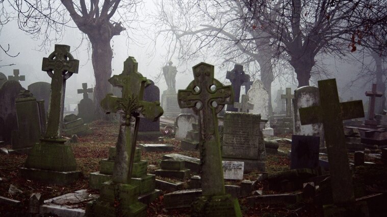 На Львівщині хоронили людей на нелегальному кладовищі