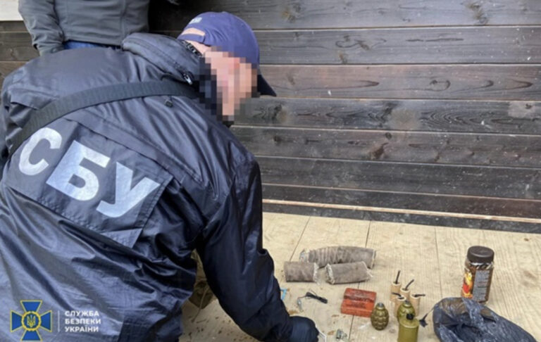 Во Львовской области у «активиста» нашли тайник с боеприпасами | Регионы
