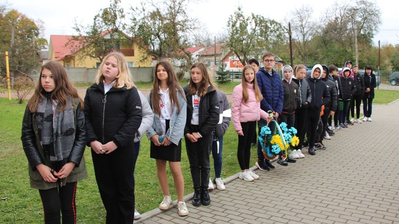 Мемориальную доску памяти Героя Украины Кульчицкого открыли в гимназии Дрогобыча 08