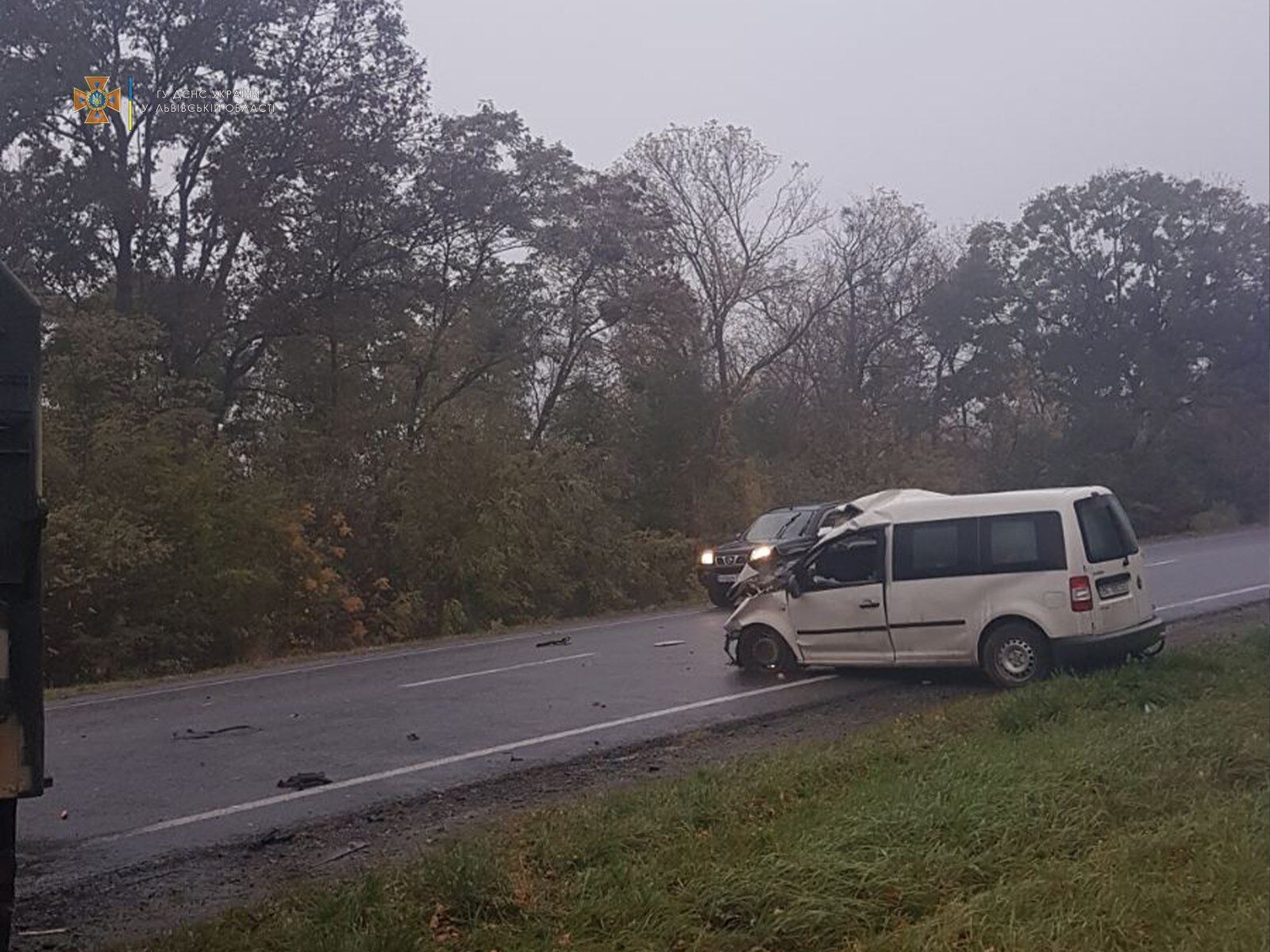 В ДТП погибли водитель и пассажир фургона