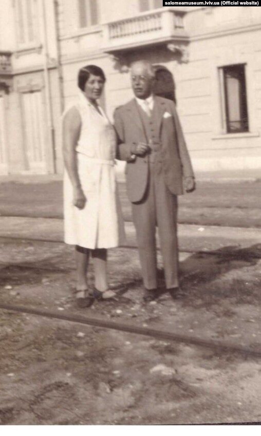 Соломія Крушельницька з чоловіком