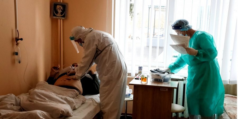 Минулої доби коронавірус в Україні виявили у 12 729 осіб (Фото: REUTERS/Gleb Garanich)
