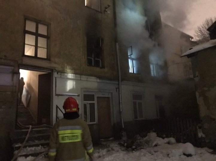 Газ взорвался в жилом доме во Львове, три человека в больнице 03
