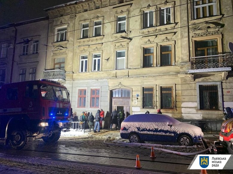 Газ взорвался в жилом доме во Львове, три человека в больнице 07