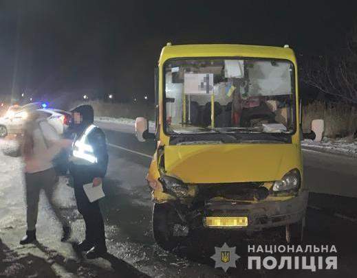 На Львівщині підліток на BMW протаранив маршрутку