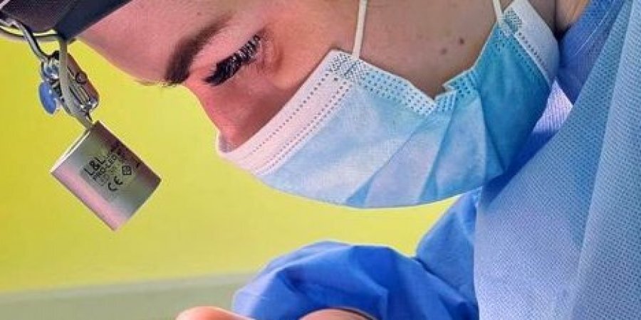 Лікарі прооперували першого пацієнта — чоловіка з розторощеними у ДТП кістками обличчя (client.photo:Перше медичне об'єднання Львова)