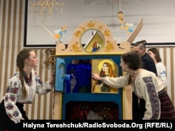 Фрагмент Сокиринського вертепу у виконанні театру «На Симонових стовпах»