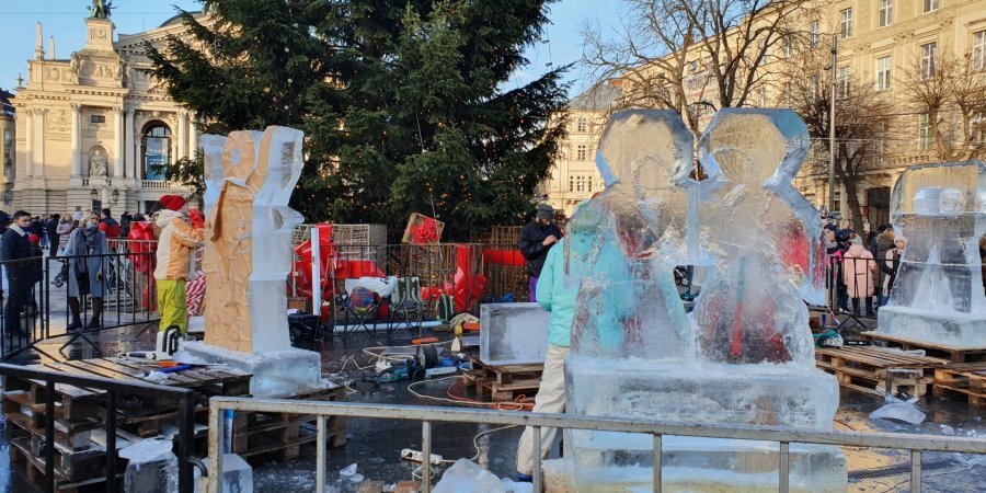 У Львові 14 та 15 січня на площі перед Оперним театром відбудеться ІХ конкурс льодових скульптур в межах програми різдвяного ярмарку (client.photo:ЛМР)